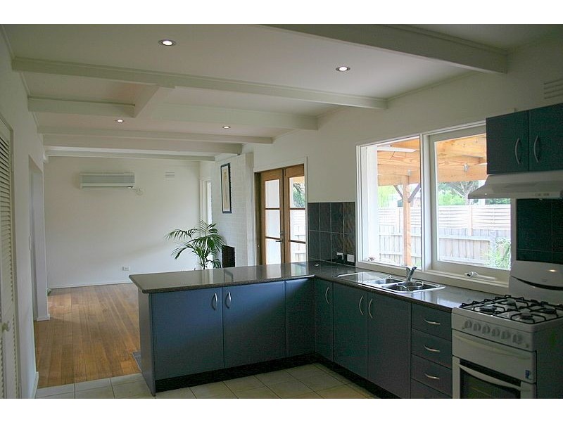 2 Barry Street, Seaford VIC 3198