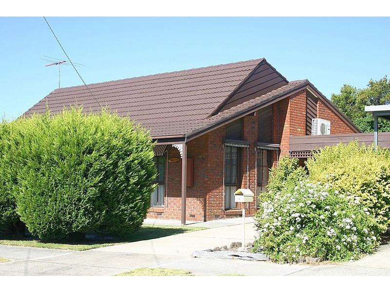 4 Valley Road, Frankston VIC 3199