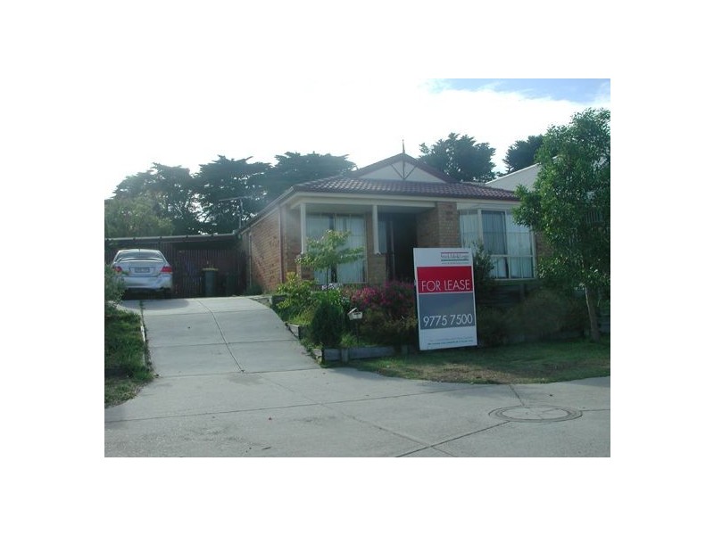 5 George Bass Court, Skye VIC 3977