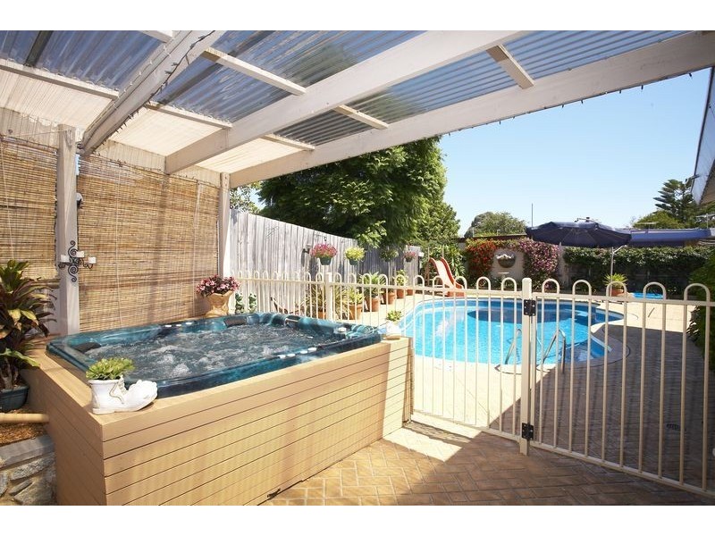 30 Barclay Avenue, Frankston VIC 3199