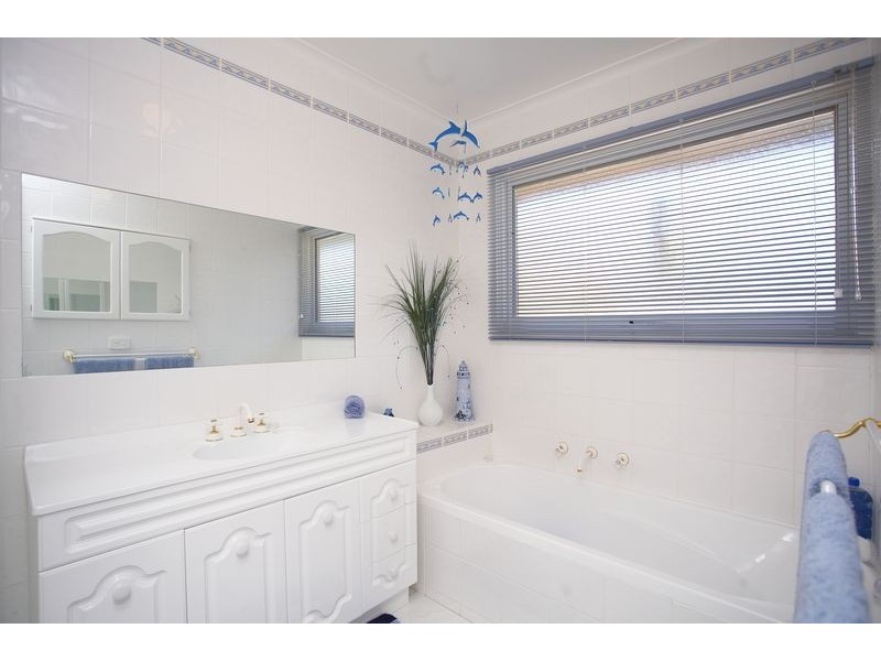 30 Barclay Avenue, Frankston VIC 3199
