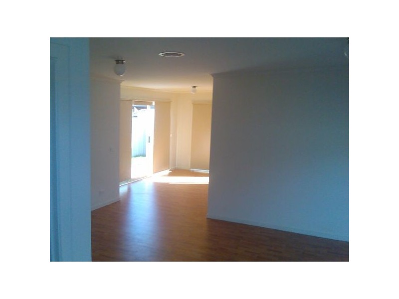 2/13 Honeyeater Place, Carrum Downs VIC 3201