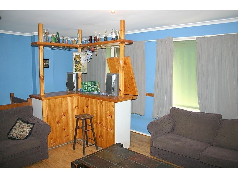 17 Inglenook Crescent, Frankston VIC 3199