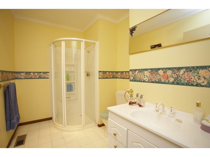 19 Escabon Grove, Frankston VIC 3199