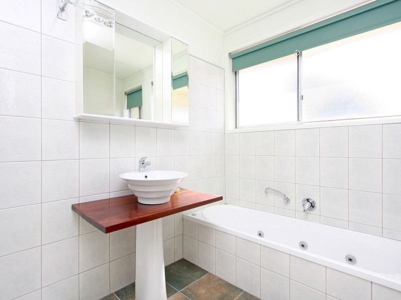 2 Hilton Court, Frankston VIC 3199