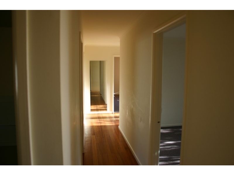 21 Inglenook Crescent, Frankston VIC 3199