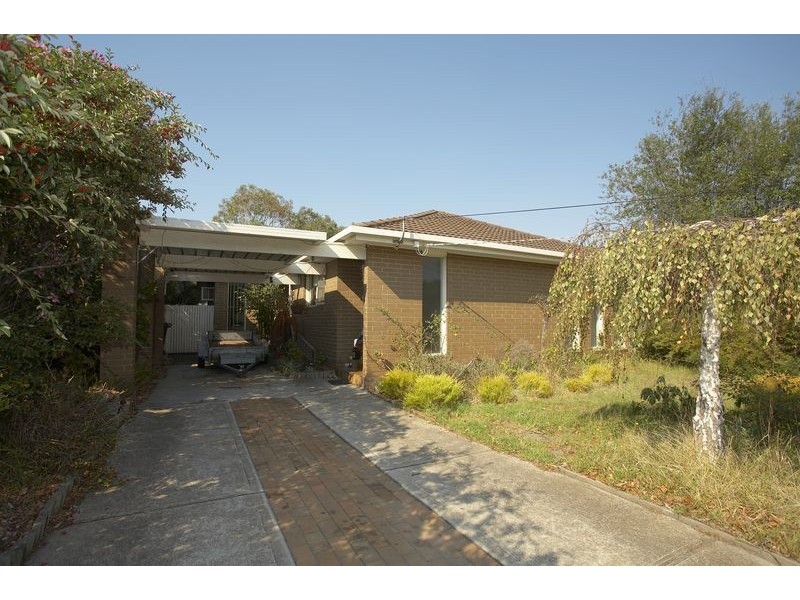 42 Gairloch Drive, Frankston VIC 3199