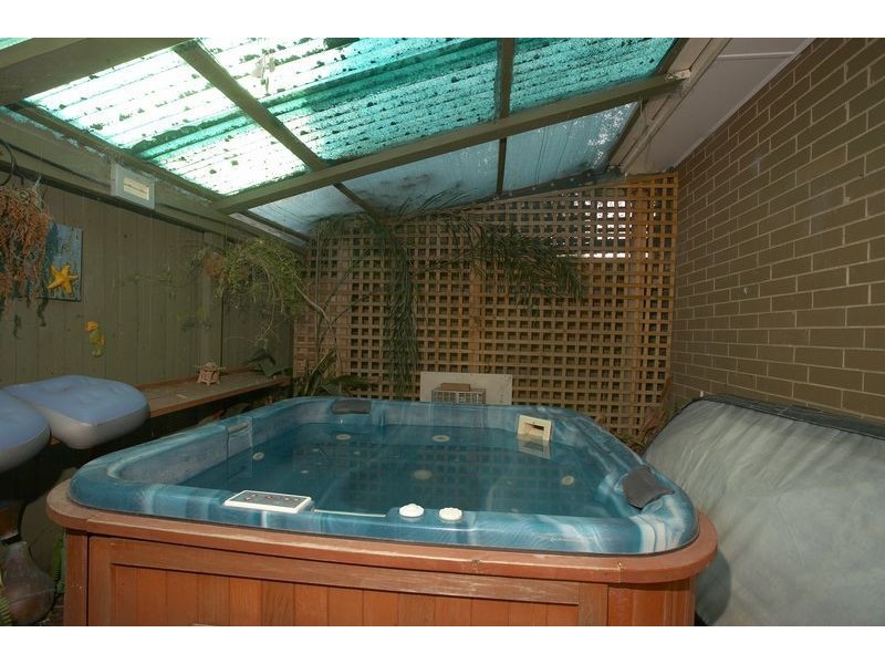 42 Gairloch Drive, Frankston VIC 3199