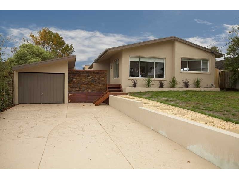 100 Grimwade Crescent, Frankston VIC 3199