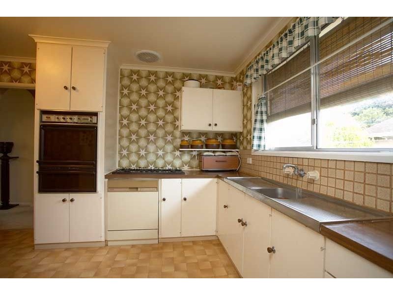 30 Wolsley Ave, Frankston VIC 3199
