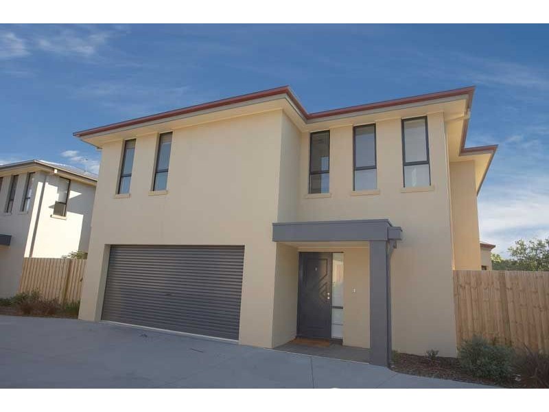 2/11-13 Culcairn Drive, Frankston VIC 3199