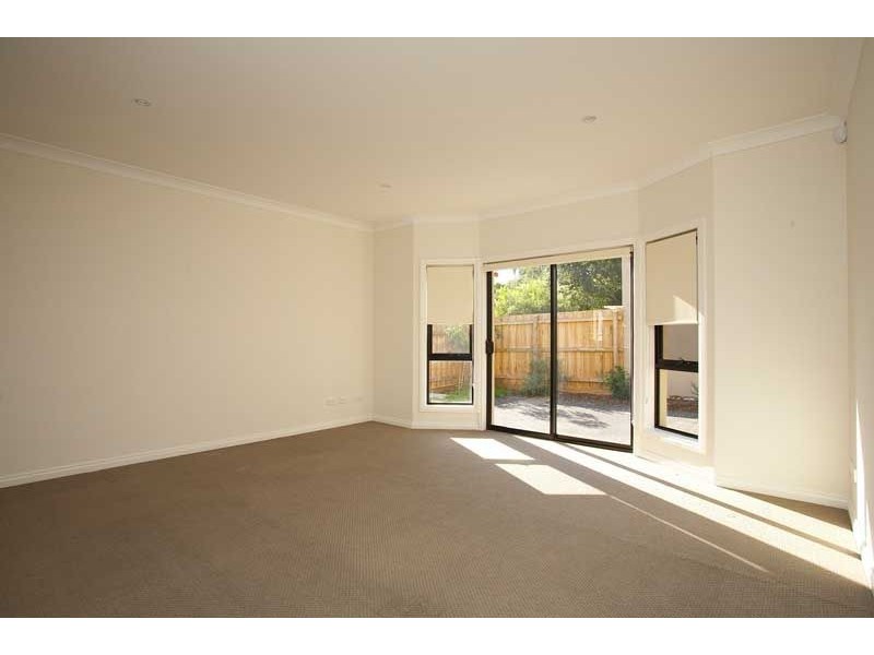 2/11-13 Culcairn Drive, Frankston VIC 3199
