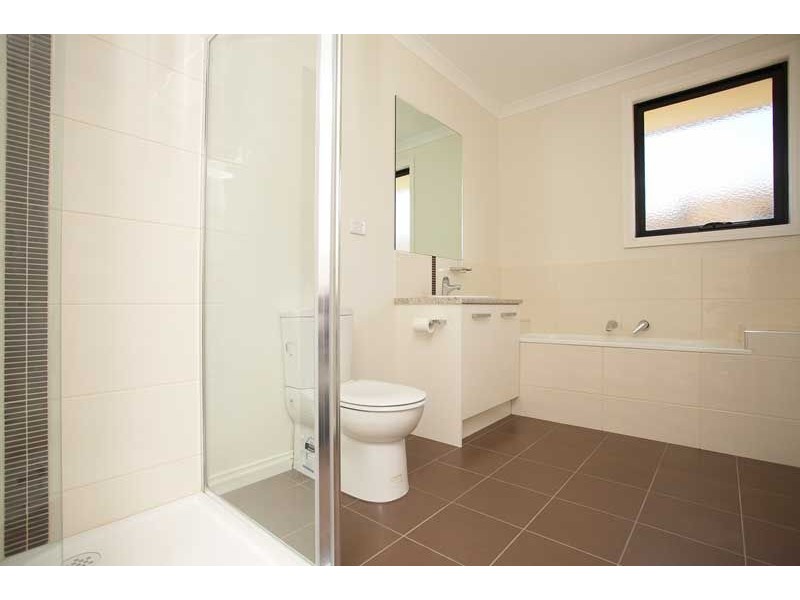 2/11-13 Culcairn Drive, Frankston VIC 3199