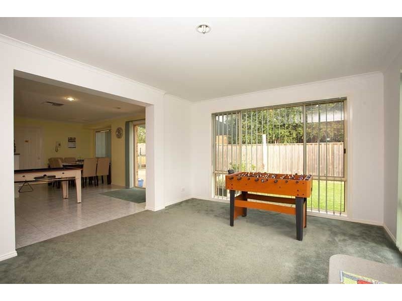 6 Manorwoods Drive, Frankston VIC 3199