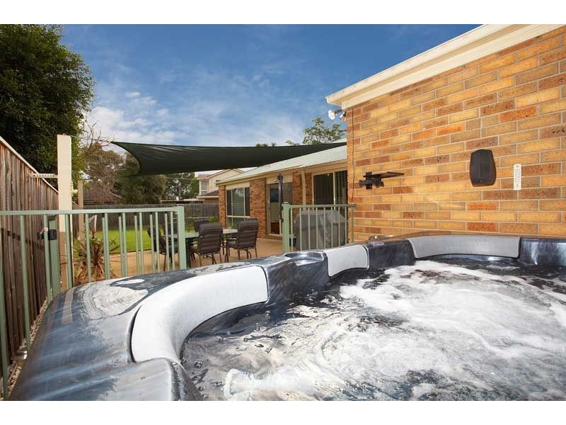 6 Manorwoods Drive, Frankston VIC 3199