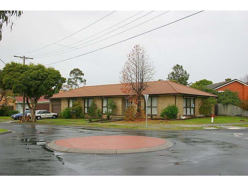 1 Cornell Court, Frankston VIC 3199