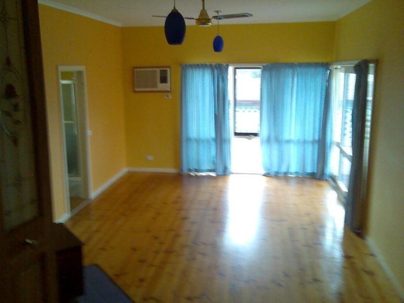 18 Leawarra Pde, Frankston VIC 3199