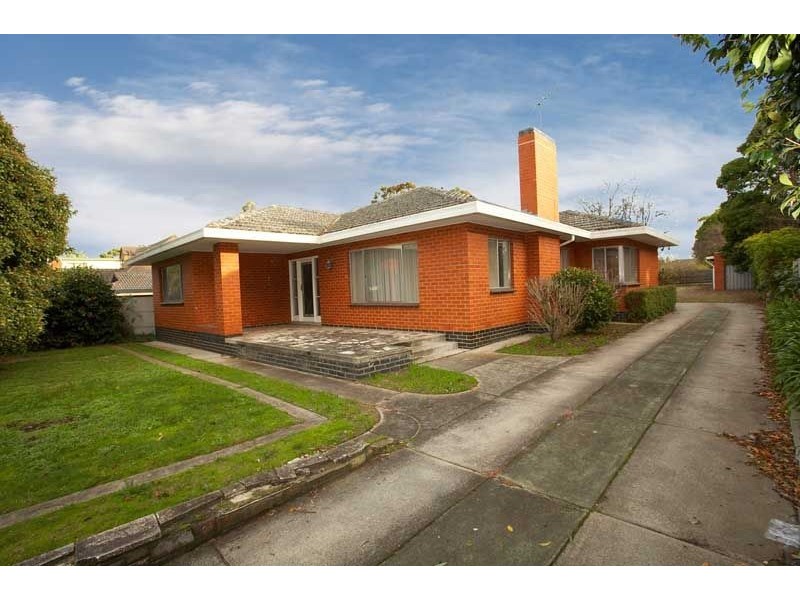 4 Bondi Avenue, Frankston VIC 3199