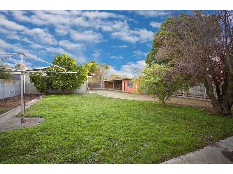 4 Bondi Avenue, Frankston VIC 3199