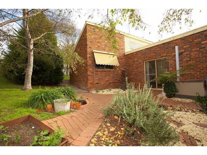 8 Tindal Court, Frankston South VIC 3199