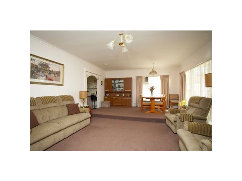 33 Moreton Street, Frankston North VIC 3200