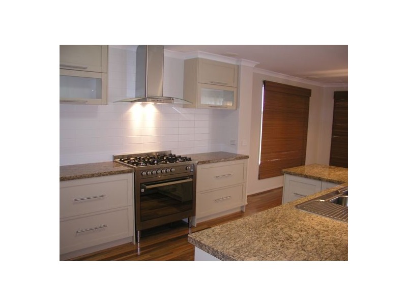 8 Wills Court, Sandhurst VIC 3977