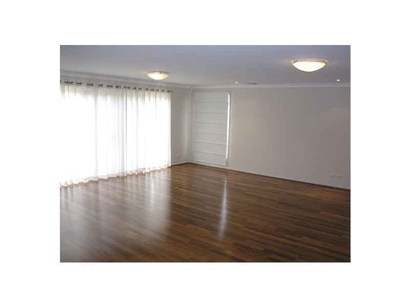 8 Wills Court, Sandhurst VIC 3977