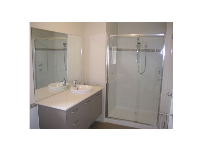 8 Wills Court, Sandhurst VIC 3977