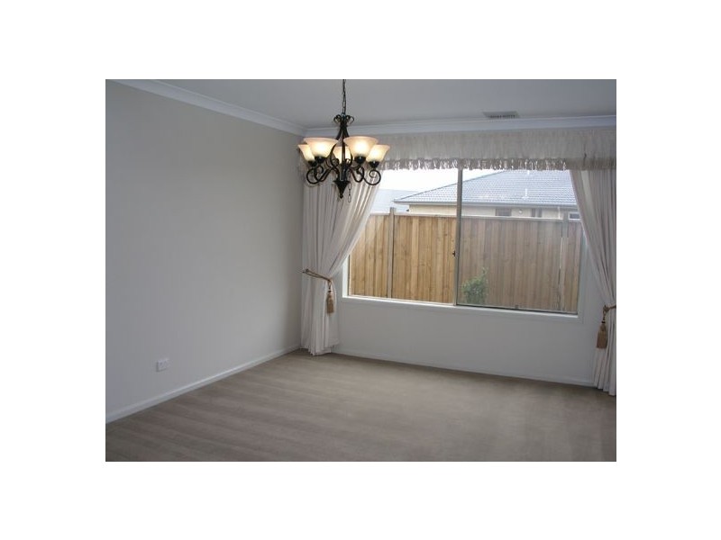 8 Wills Court, Sandhurst VIC 3977