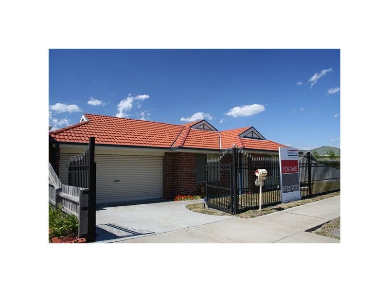 9 Edinburgh Drive, Skye VIC 3977