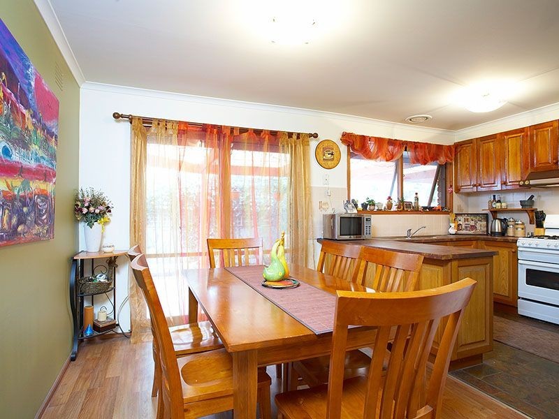 1/2 Wisewould Ave, Seaford VIC 3198