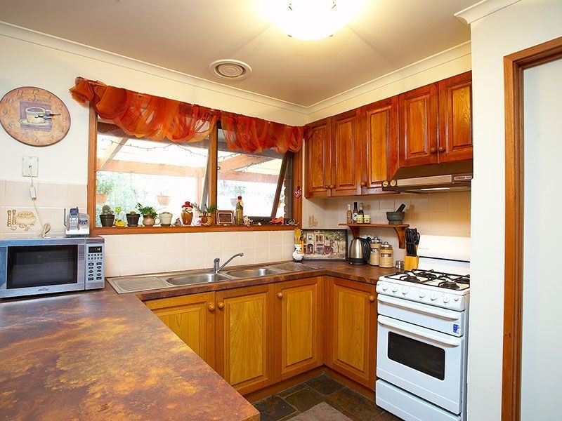 1/2 Wisewould Ave, Seaford VIC 3198