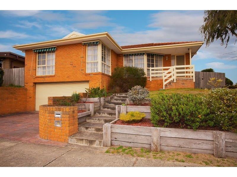 15 Pinehill Drive, Frankston VIC 3199