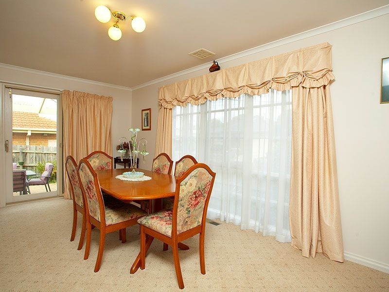 15 Pinehill Drive, Frankston VIC 3199