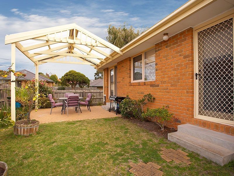 15 Pinehill Drive, Frankston VIC 3199