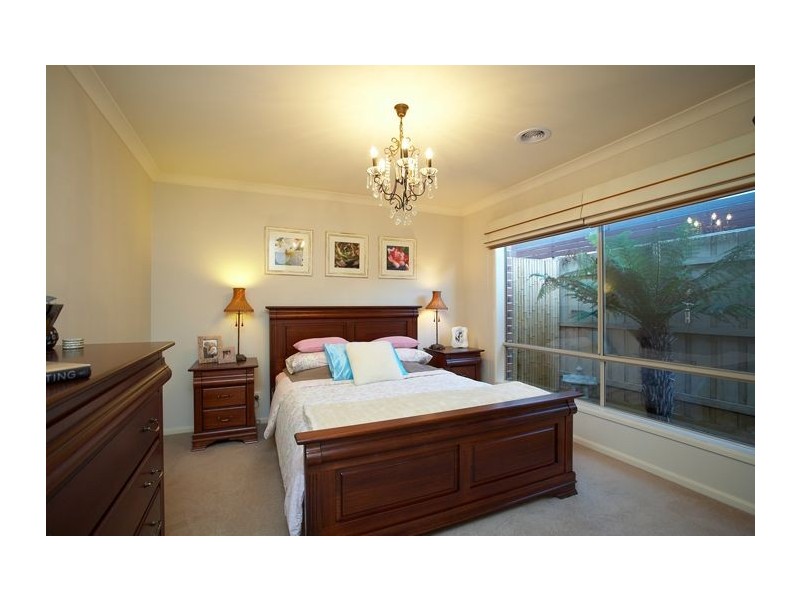 1 Newton St, Seaford VIC 3198