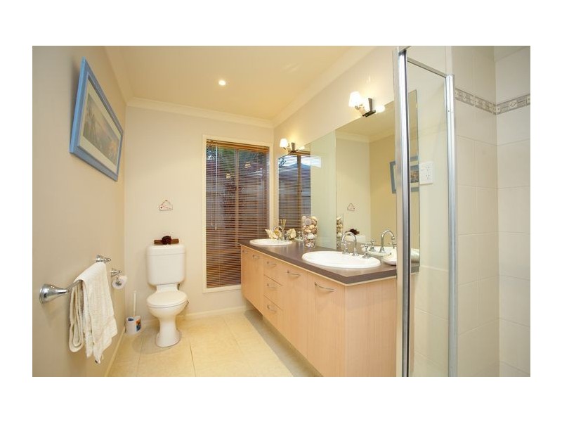 1 Newton St, Seaford VIC 3198