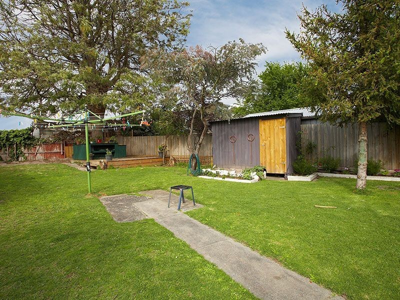31 Monterey Boulevard, Frankston North VIC 3200