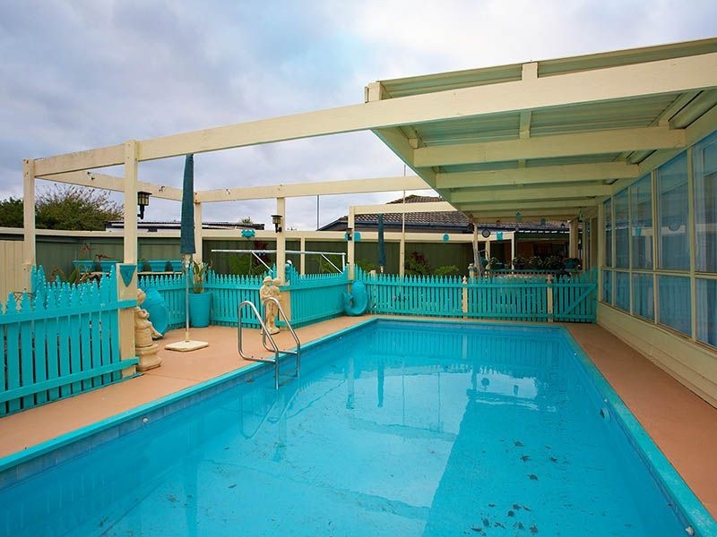 16 Excelsior Drive, Frankston North VIC 3200