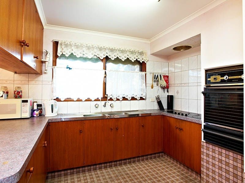 2 Parwan Crt., Frankston VIC 3199