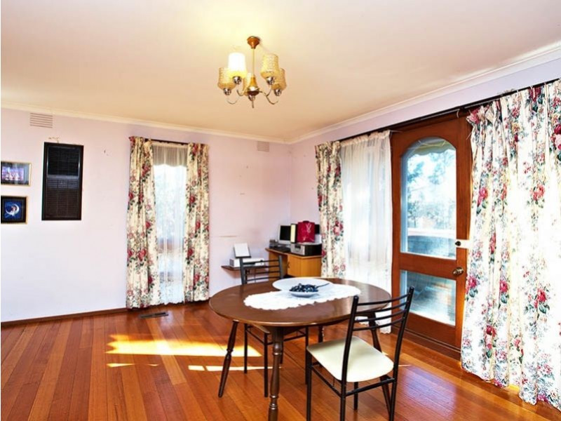 2 Parwan Crt., Frankston VIC 3199