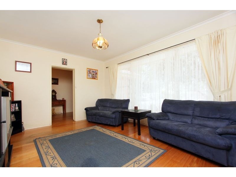 70 Brunning Cres, Frankston North VIC 3200