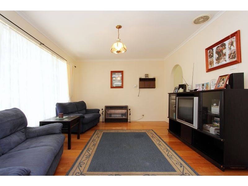 70 Brunning Cres, Frankston North VIC 3200