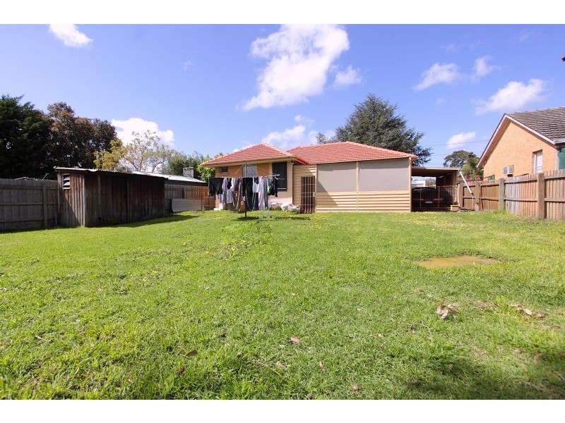 70 Brunning Cres, Frankston North VIC 3200