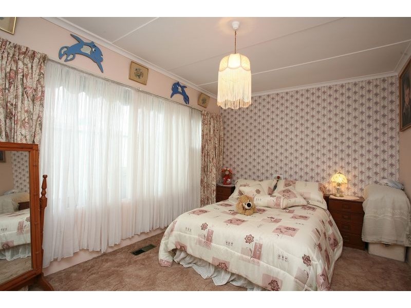 66 Forest Drive, Frankston North VIC 3200