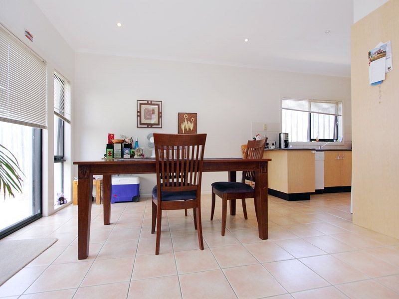 2/199 Nepean Hwy, Seaford VIC 3198