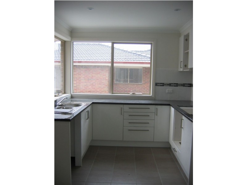 2/3 Athol Court, Langwarrin VIC 3910