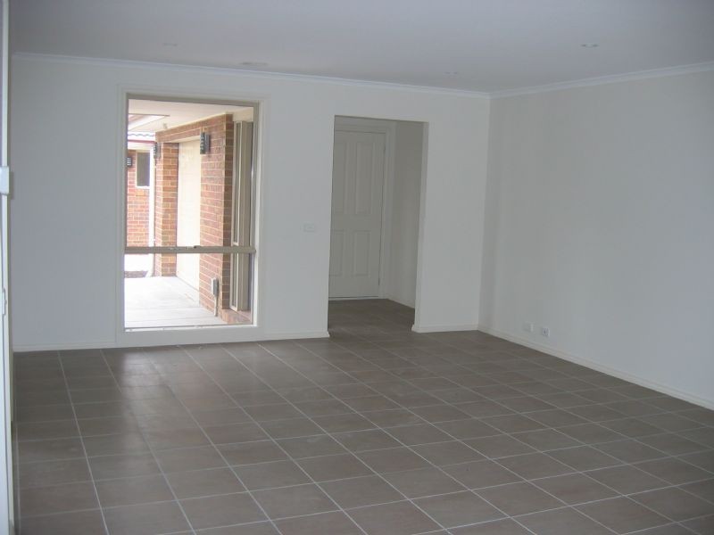 2/3 Athol Court, Langwarrin VIC 3910