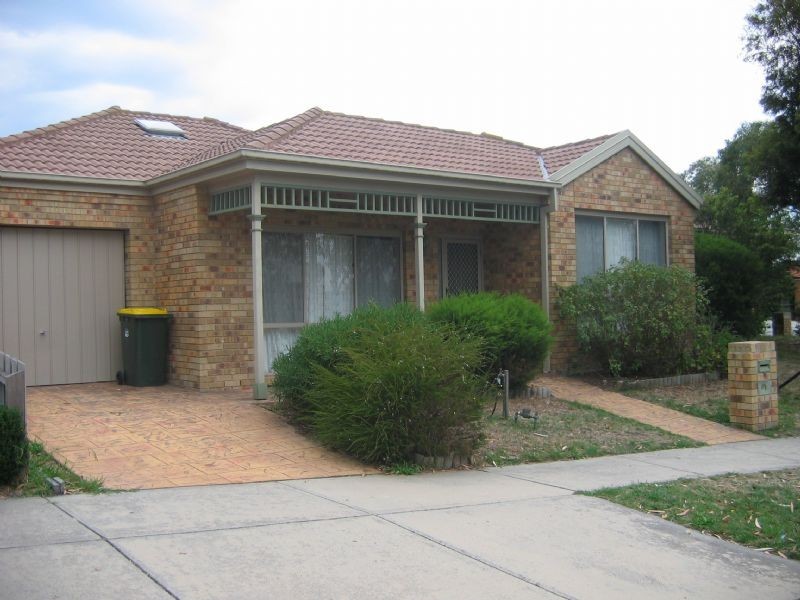 2/76 Monze Drive, Langwarrin VIC 3910