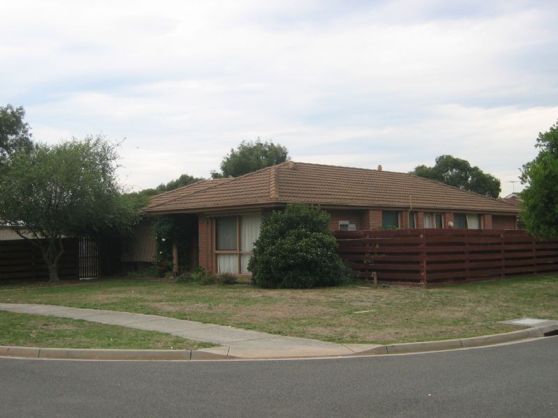 32 Beacon Drive, Langwarrin VIC 3910